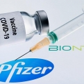 Engedélyezte a brit gyógyszerfelügyelet a Pfizer/BioNTech-vakcina forgalmazását